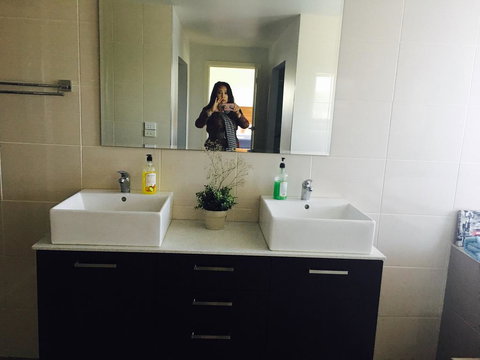 Yes Holiday Home - Kalgoorlie Accommodation 0