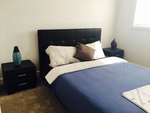 Yes Holiday Home - Kalgoorlie Accommodation 1