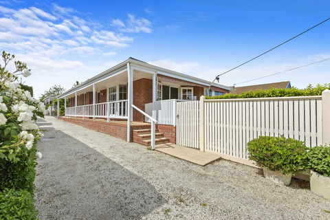 YIN-YANG - MOUNT ELIZA - Kalgoorlie Accommodation 3