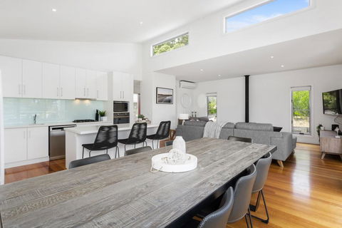 YOU, ME AND THE SEA - BLAIRGOWRIE - Kalgoorlie Accommodation 0