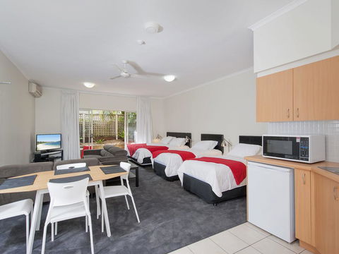 Zenith Studio, Unit 4/10 Messines Street - Kalgoorlie Accommodation 3