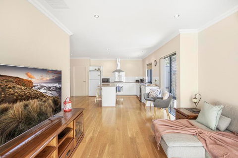 3b2b Bentley Home - Kalgoorlie Accommodation 4