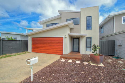 A Little Luxury In Town - Kalgoorlie Accommodation 0