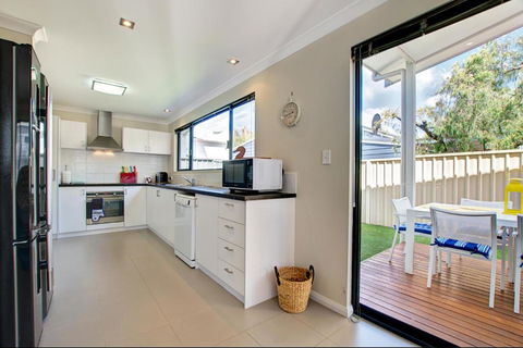 A Little Luxury In Town - Kalgoorlie Accommodation 1