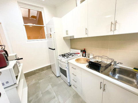 A Beautiful Terrace House With Parking & Courtyard - Kalgoorlie Accommodation 2