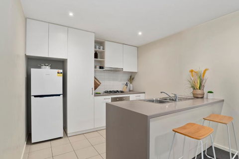 A Comfy & Cozy 2BR Apt Near Flemington Races - Kalgoorlie Accommodation 4
