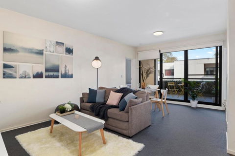 A Comfy & Cozy 2BR Apt Near Flemington Races - Kalgoorlie Accommodation 1
