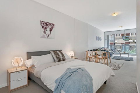 A Comfy & Modern Studio Near Darling Harbour - Kalgoorlie Accommodation 1