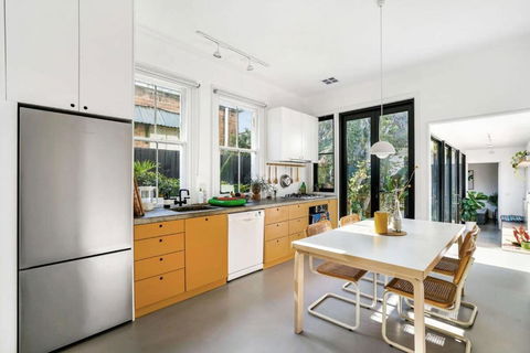 A Designer Terrace House By Edinburgh Gardens - Kalgoorlie Accommodation 1