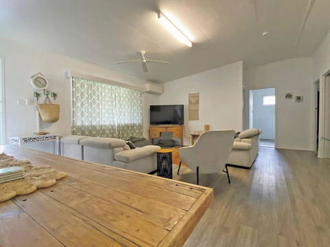 A LITTLE GREY SHACK - Kalgoorlie Accommodation 1