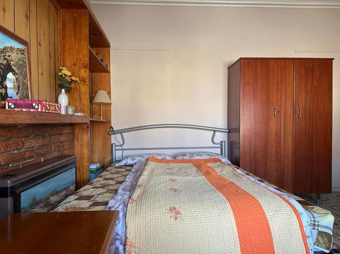 A Nice And Spacious Room In Sunshine - Kalgoorlie Accommodation 4