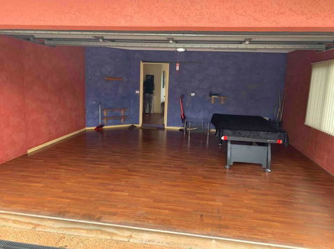 A Picturesque 3 Bedroom House With Splendid Views - Kalgoorlie Accommodation 4
