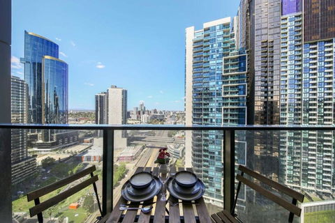 A Stylish 2BR Apt With City Views In Southbank - Kalgoorlie Accommodation 0
