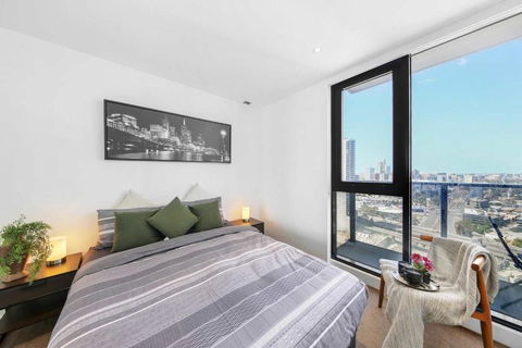 A Stylish 2BR Apt With City Views In Southbank - Kalgoorlie Accommodation 2