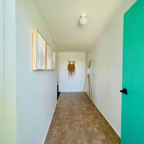A Wave From It All - Kalgoorlie Accommodation 2