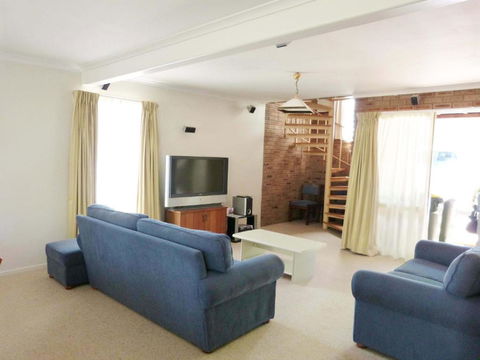Aalen Endangered Species - Kalgoorlie Accommodation 2
