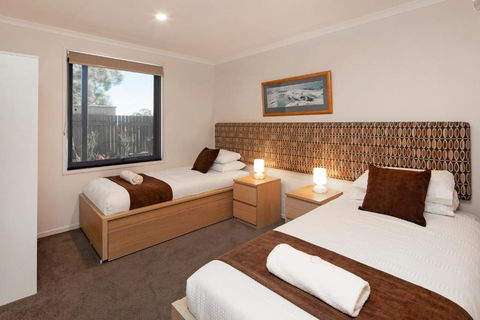 Aalen Lakeview Suite - Kalgoorlie Accommodation 0