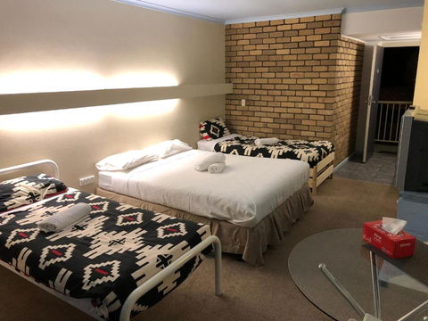 Abel Tasman Waterfront Motel - Kalgoorlie Accommodation 2