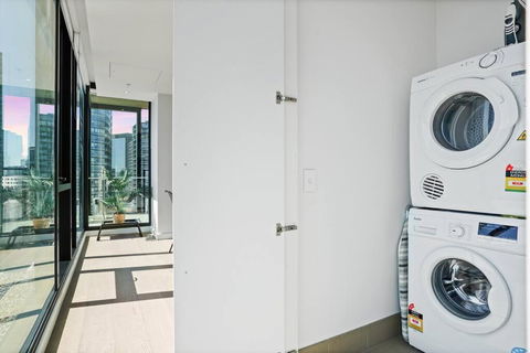 Absolute Bay View Waterfront Getaway Apt 2B2B1C - Kalgoorlie Accommodation 1