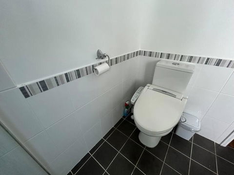 Absolutely Lakeside House, Quiet And Peace - Kalgoorlie Accommodation 3