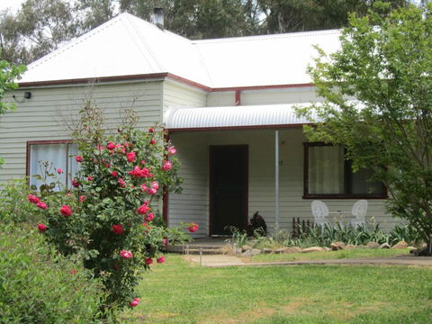 Acacia Cottage - Kalgoorlie Accommodation 0