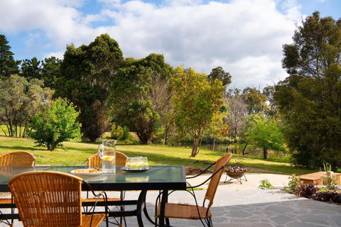 Acacia House - Kalgoorlie Accommodation 4