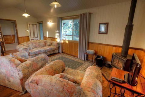 Accommodation Creek Cottages & Sundown View Suites - Kalgoorlie Accommodation 4