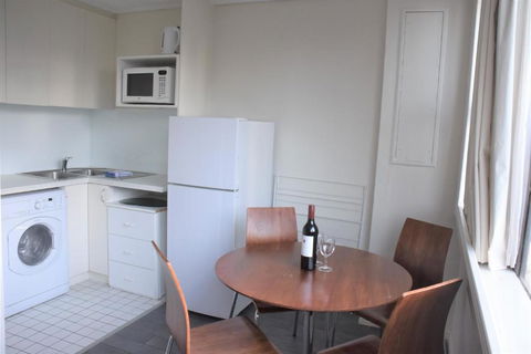 Accommodation Sydney CBD - Hyde Park Plaza Park View 38 College Street Studio Apartment - Kalgoorlie Accommodation 4