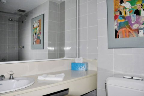 Accommodation Sydney: Hyde Park View 2 Bedroom 1 Bathroom Pet Friendly Apartment - Kalgoorlie Accommodation 3