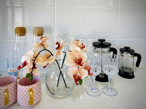Adorable Modern 4 Br House WiFi & Parking - Kalgoorlie Accommodation 4