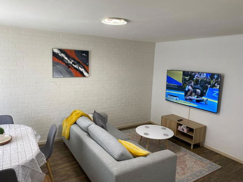 Affordable Inglewood Apartment+Pool - Kalgoorlie Accommodation 0