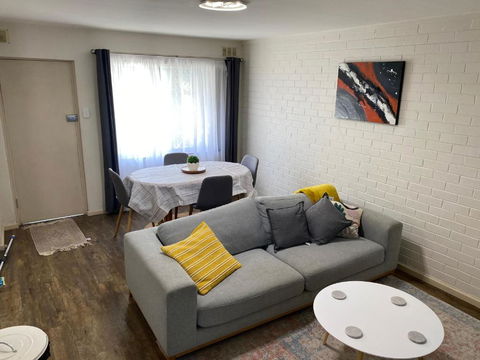 Affordable Inglewood Apartment+Pool - Kalgoorlie Accommodation 3