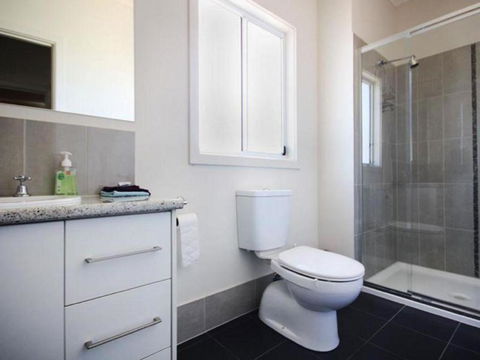 Agape Holiday Home With Pool Table ,NBN Internet - Kalgoorlie Accommodation 3