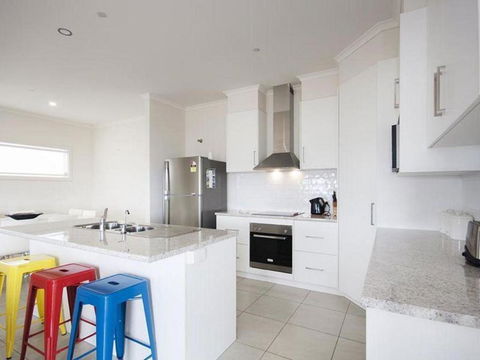 Agape Holiday Home With Pool Table ,NBN Internet - Kalgoorlie Accommodation 4