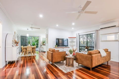 Agnes Bliss - Stunning, Centrally Located Four-Bedroom Beach House - Kalgoorlie Accommodation 0