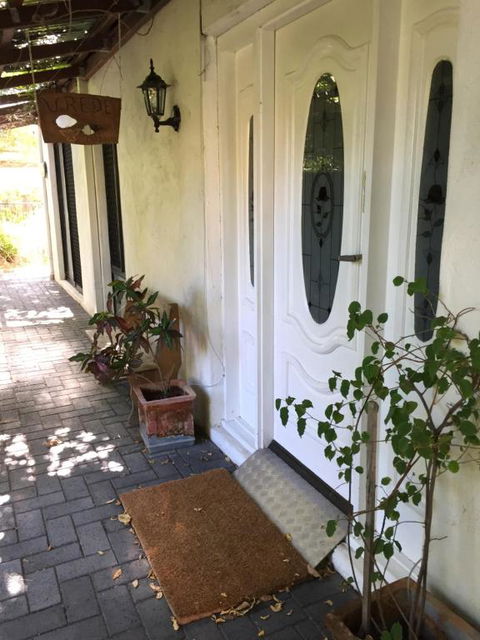 Aarn House B&B Airport Accommodation - Kalgoorlie Accommodation 0