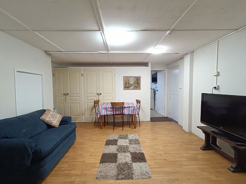 Affordable, Private Apartment With Garage Parking - Kalgoorlie Accommodation 2