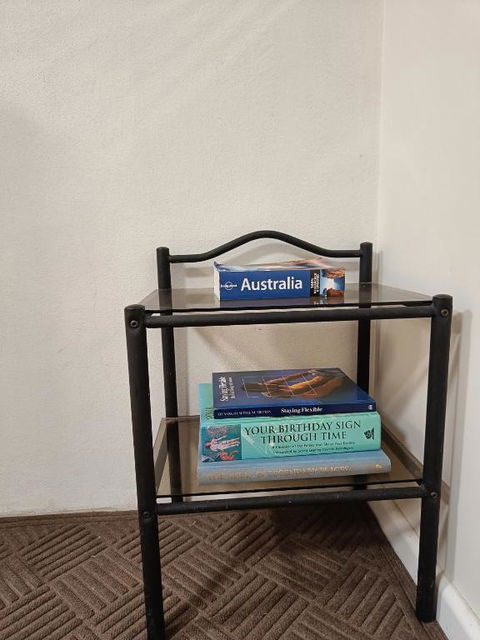 Affordable, Private Apartment With Garage Parking - Kalgoorlie Accommodation 4