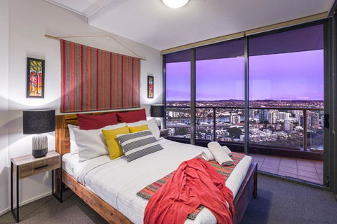 African Escape On Level 38 - Balcony With Views - Kalgoorlie Accommodation 2
