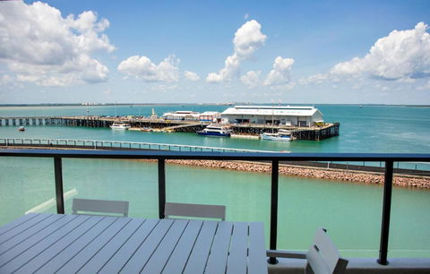 Absolute Waterfront - Tropical Sunrise Apartment Over The Water - Kalgoorlie Accommodation 2