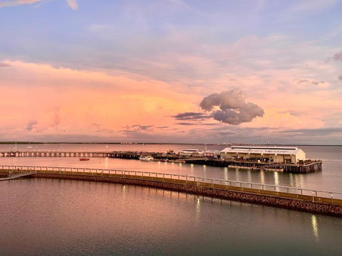 Absolute Waterfront - Tropical Sunrise Apartment Over The Water - Kalgoorlie Accommodation 0