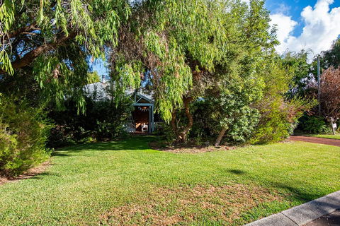 A Fairy Wren Cottage - Kalgoorlie Accommodation 1