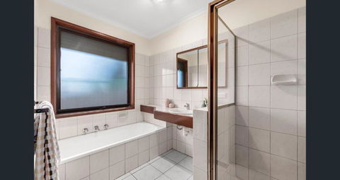 A Room In Mill Park - Kalgoorlie Accommodation 2