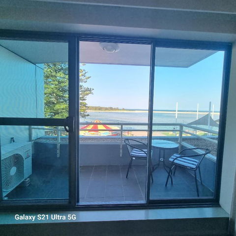 A-The Entrance Private Water Front 1 Bedroom Appartment At The Oaks - Kalgoorlie Accommodation 2