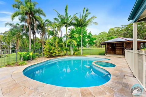 Aircabin - KANGY ANGY - Rural Retreat 4 Bedrooms - Kalgoorlie Accommodation 4