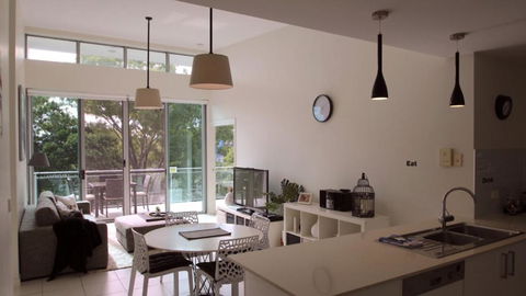 Aircon, Nespresso, Wine - Kalgoorlie Accommodation 1