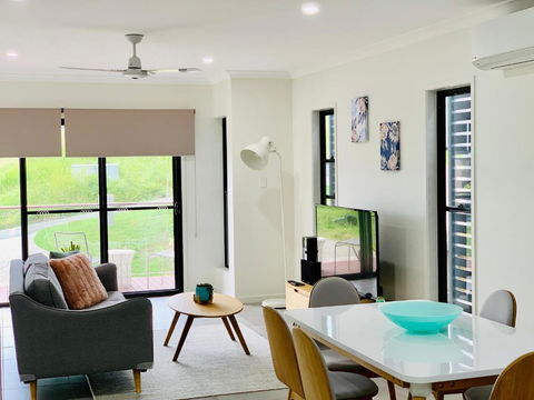 AIRLIE BEACH Delight. Hop, Skip Jump To Everything - Kalgoorlie Accommodation 3