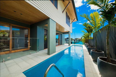 Airlie Beach Marina-Front Luxury At 10 The Cove - Kalgoorlie Accommodation 2