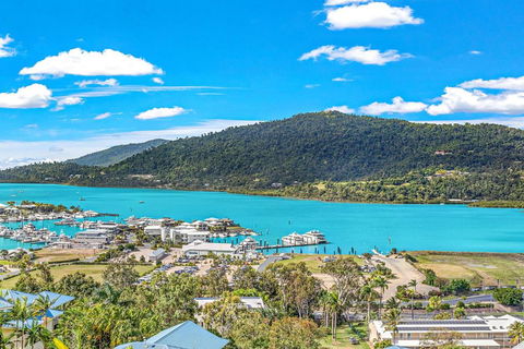 Airlie Beach Ocean Views & Resort Living @ 231 - Kalgoorlie Accommodation 1