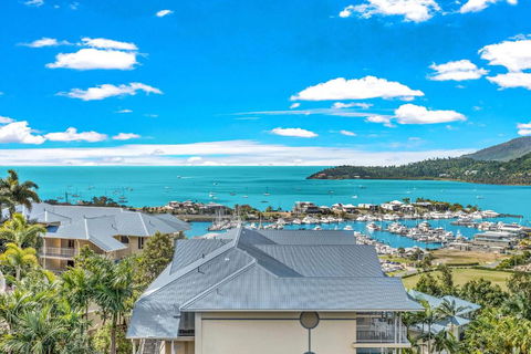 Airlie Beach Ocean Views & Resort Living @ 231 - Kalgoorlie Accommodation 3